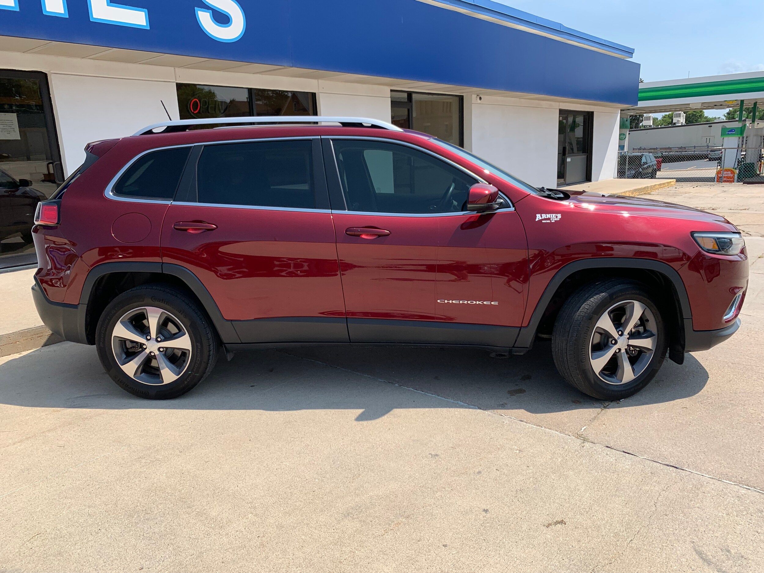 Used 2019 Jeep Cherokee Limited with VIN 1C4PJMDN0KD167608 for sale in Wayne, NE