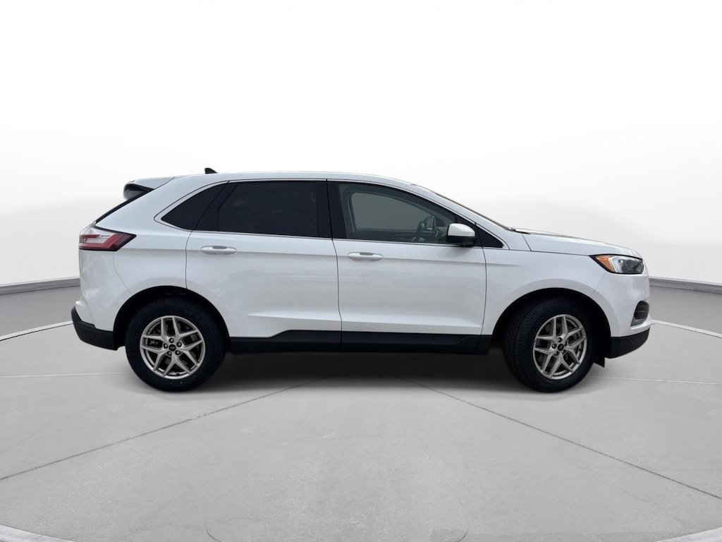 Used 2024 Ford Edge SEL SUV