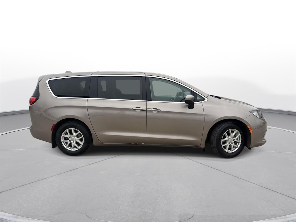 Used 2017 Chrysler Pacifica Touring Van