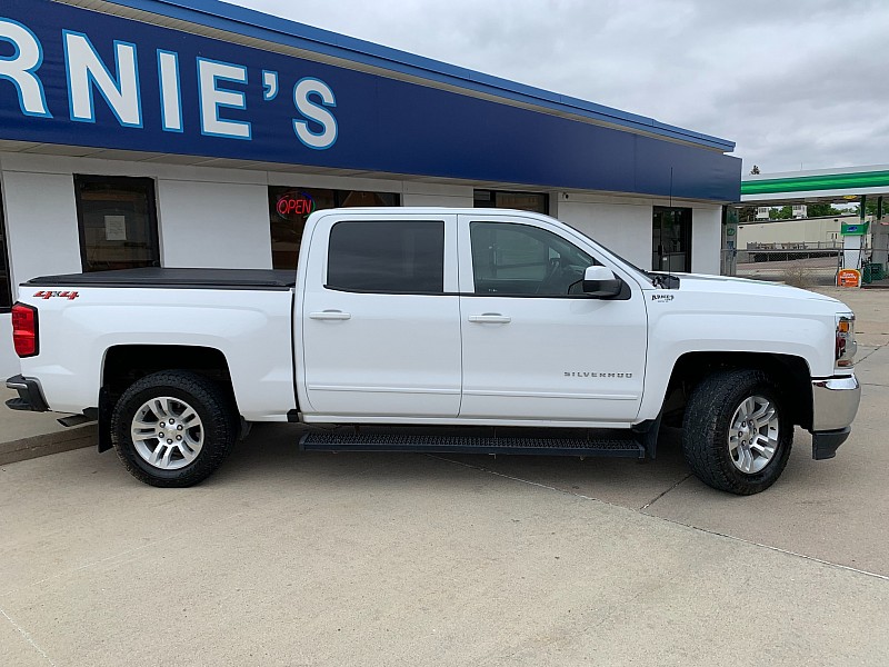 Used 2018 Chevrolet Silverado 1500 LT with VIN 3GCUKREC2JG414137 for sale in Wayne, NE