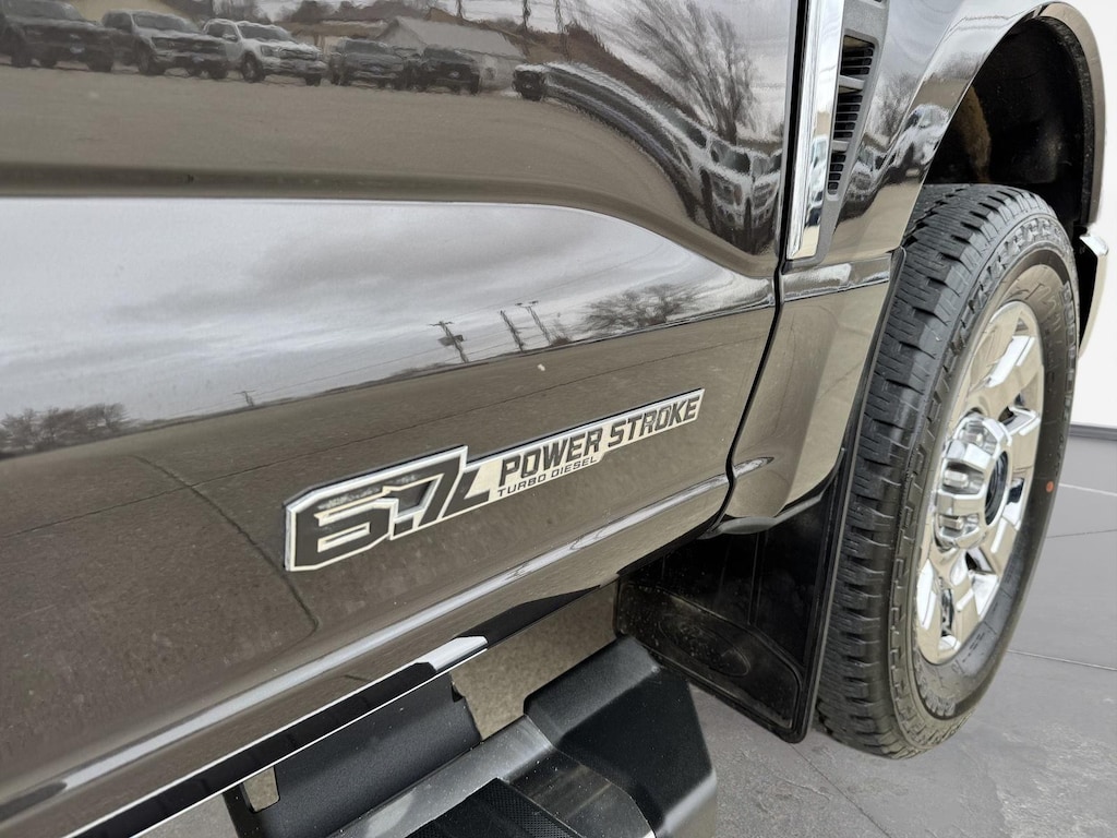 Used 2024 Ford Super Duty F-350 SRW Lariat Truck