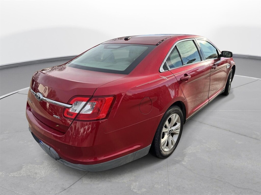 Used 2011 Ford Taurus SEL Sedan