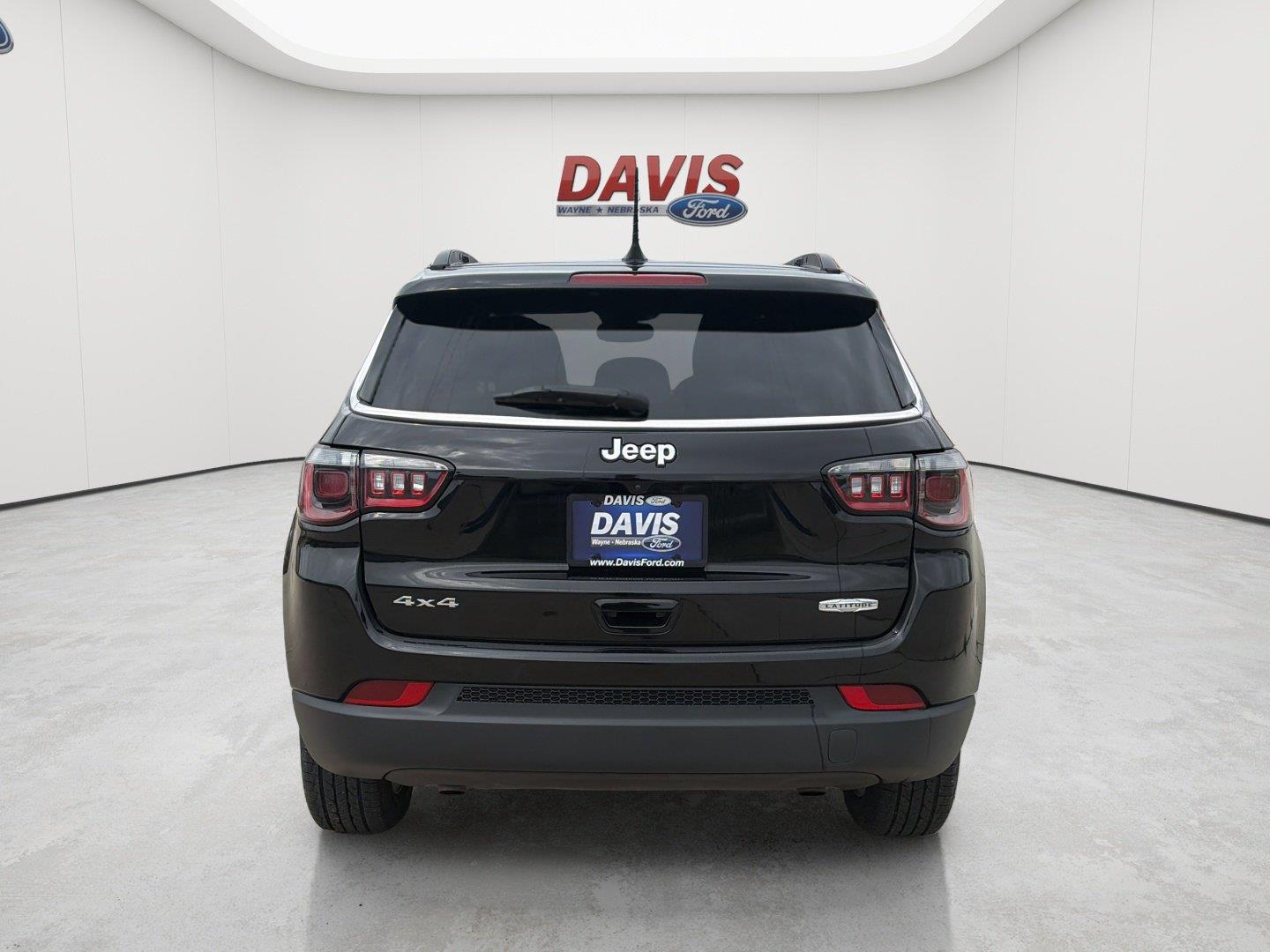 Used 2025 Jeep Compass Latitude SUV