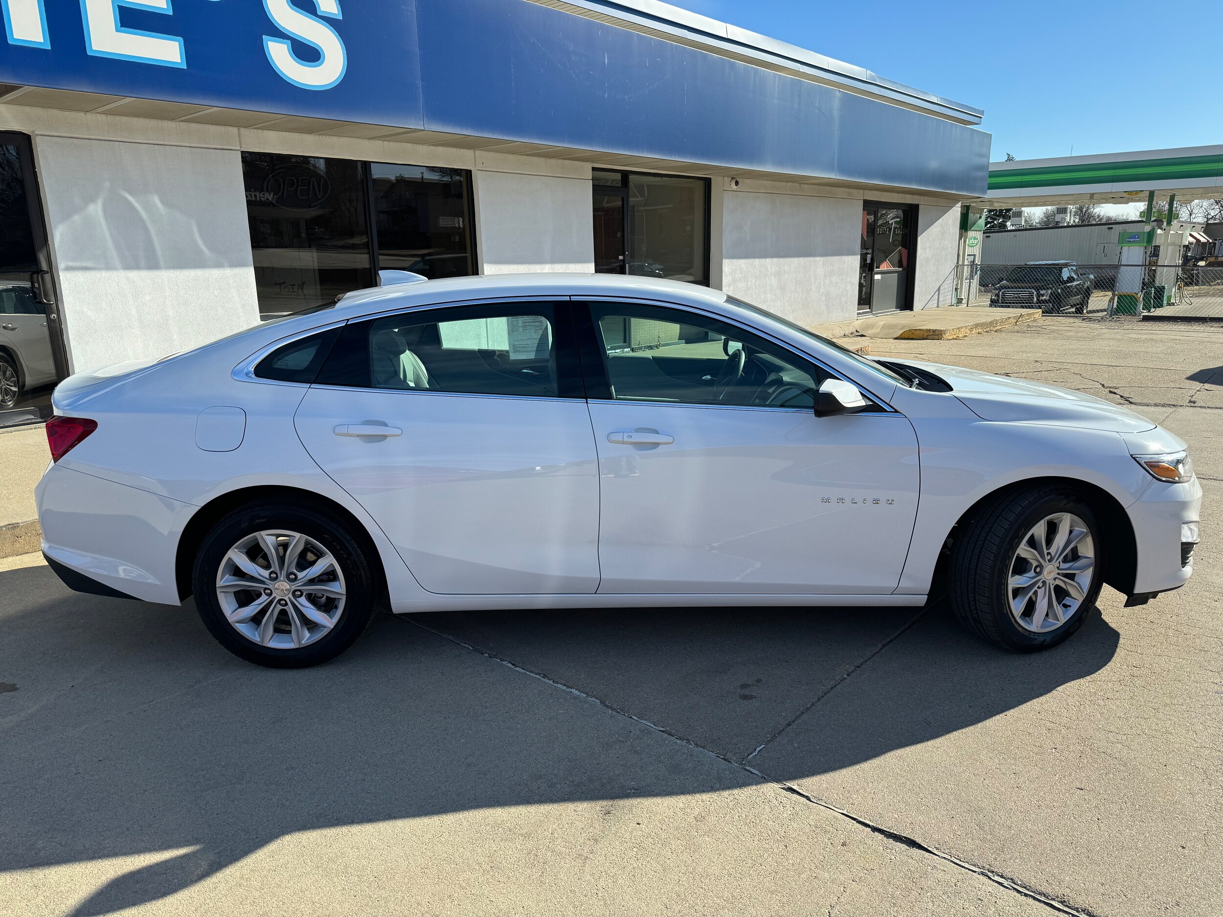 Used 2023 Chevrolet Malibu 1LT with VIN 1G1ZD5ST1PF112693 for sale in Wayne, NE