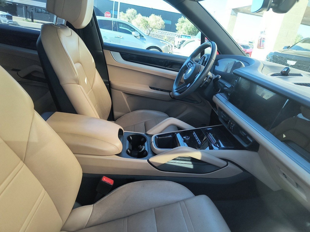 Used 2024 Porsche Cayenne NA