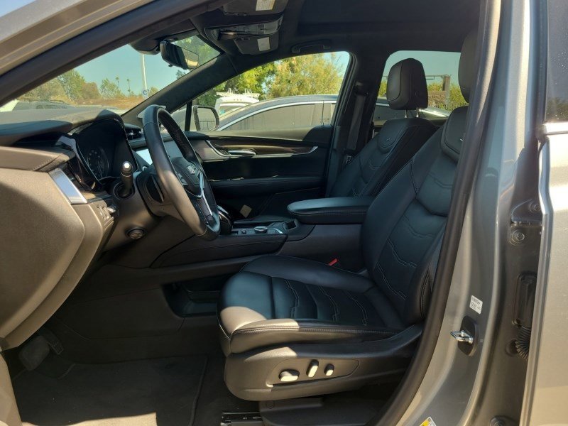 2023 Cadillac XT5 Platinum Premium Luxury photo 2