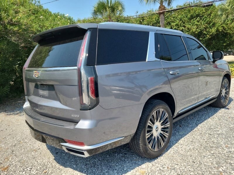 2022 Cadillac Escalade Premium Luxury photo 3