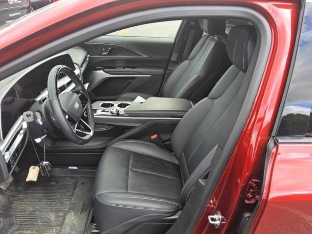 2024 Cadillac Lyriq Luxury photo 3