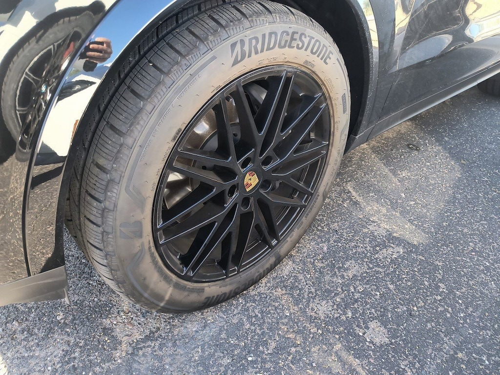 Used 2024 Porsche Cayenne NA