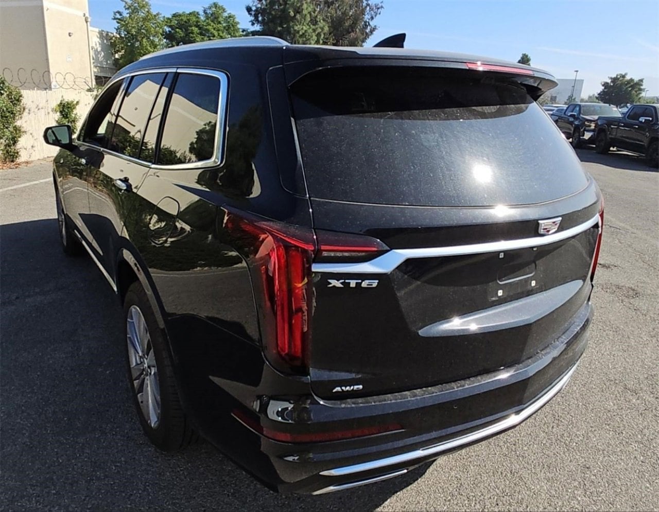 2025 Cadillac XT6 Premium Luxury photo 3