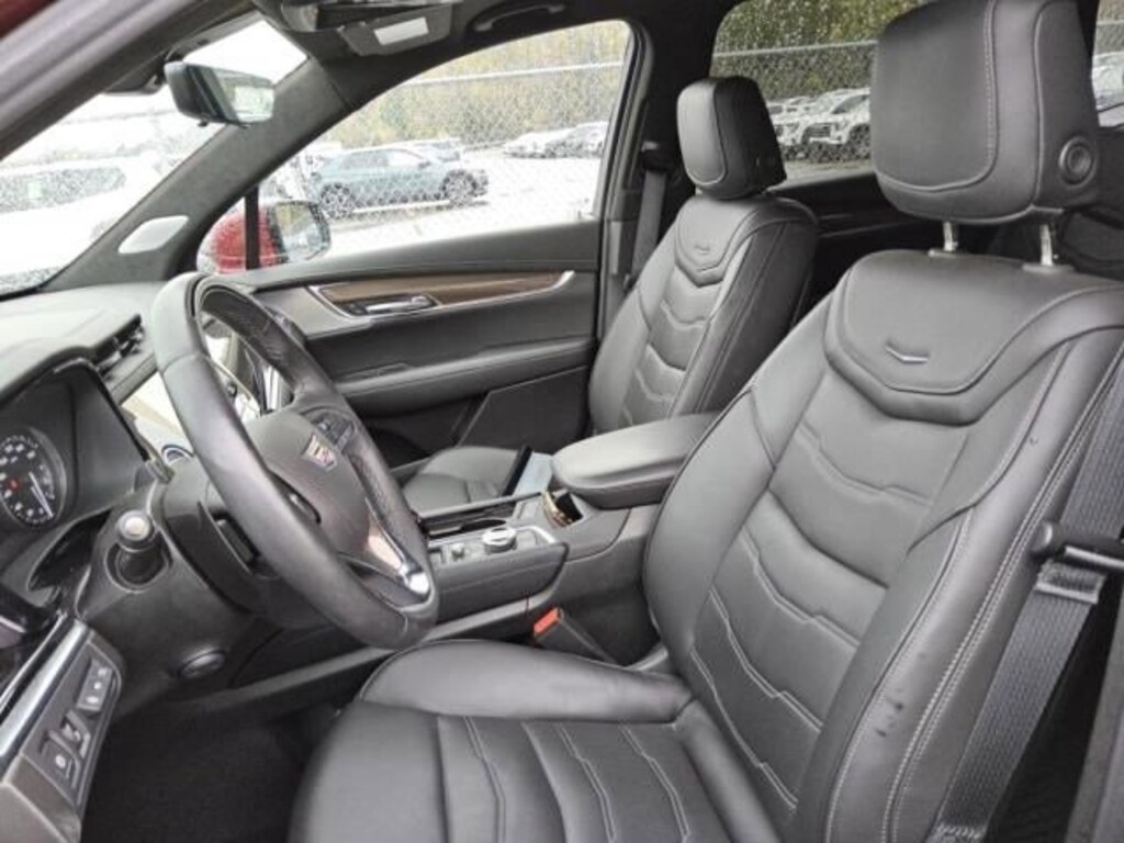 Used 2025 CADILLAC XT6 Premium Luxury SUV