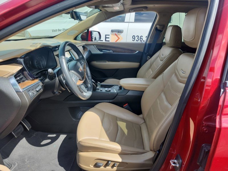 2022 Cadillac XT5 Platinum Sport photo 2