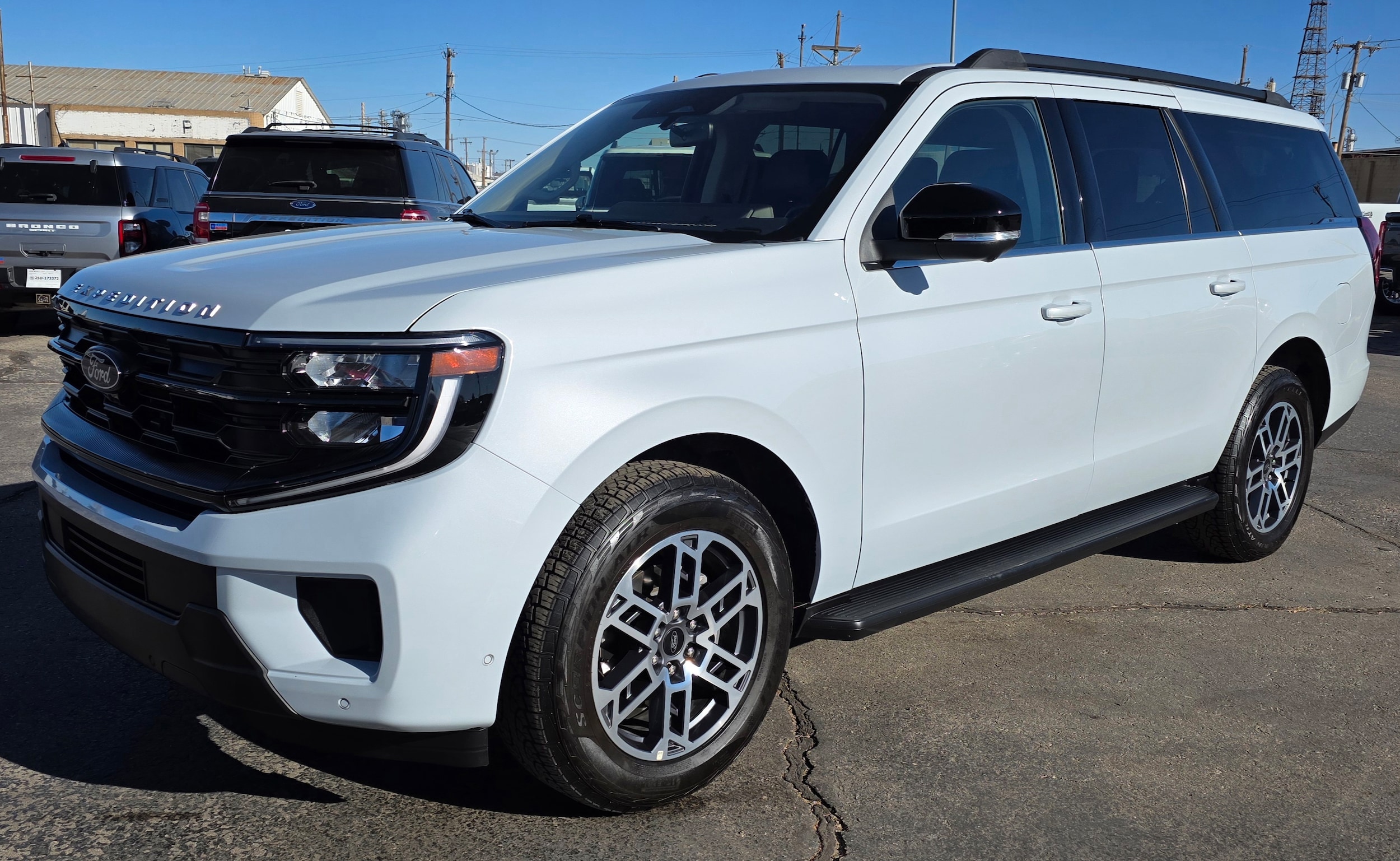 2025 Ford Expedition Active's photo