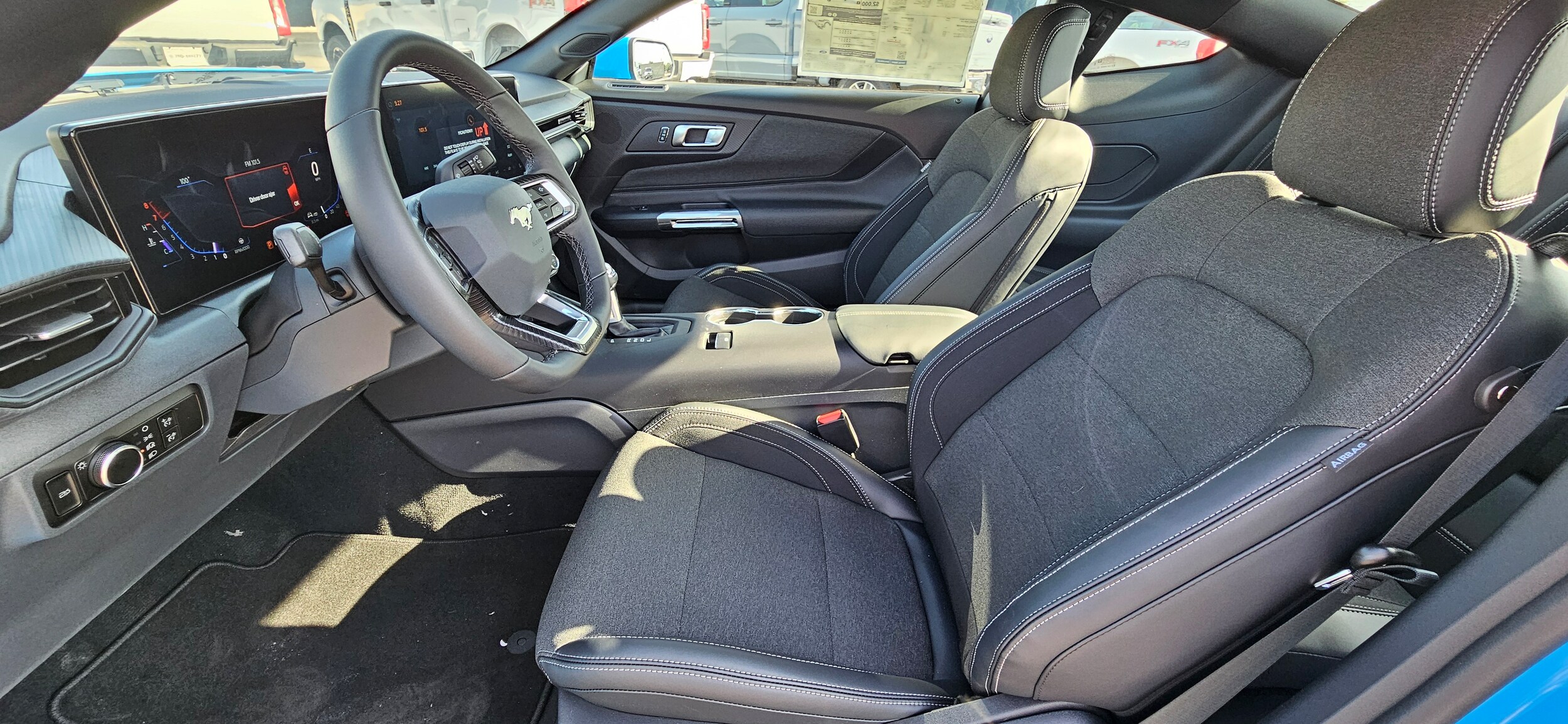 2025 Ford Mustang EcoBoost Fastback - Photo 9