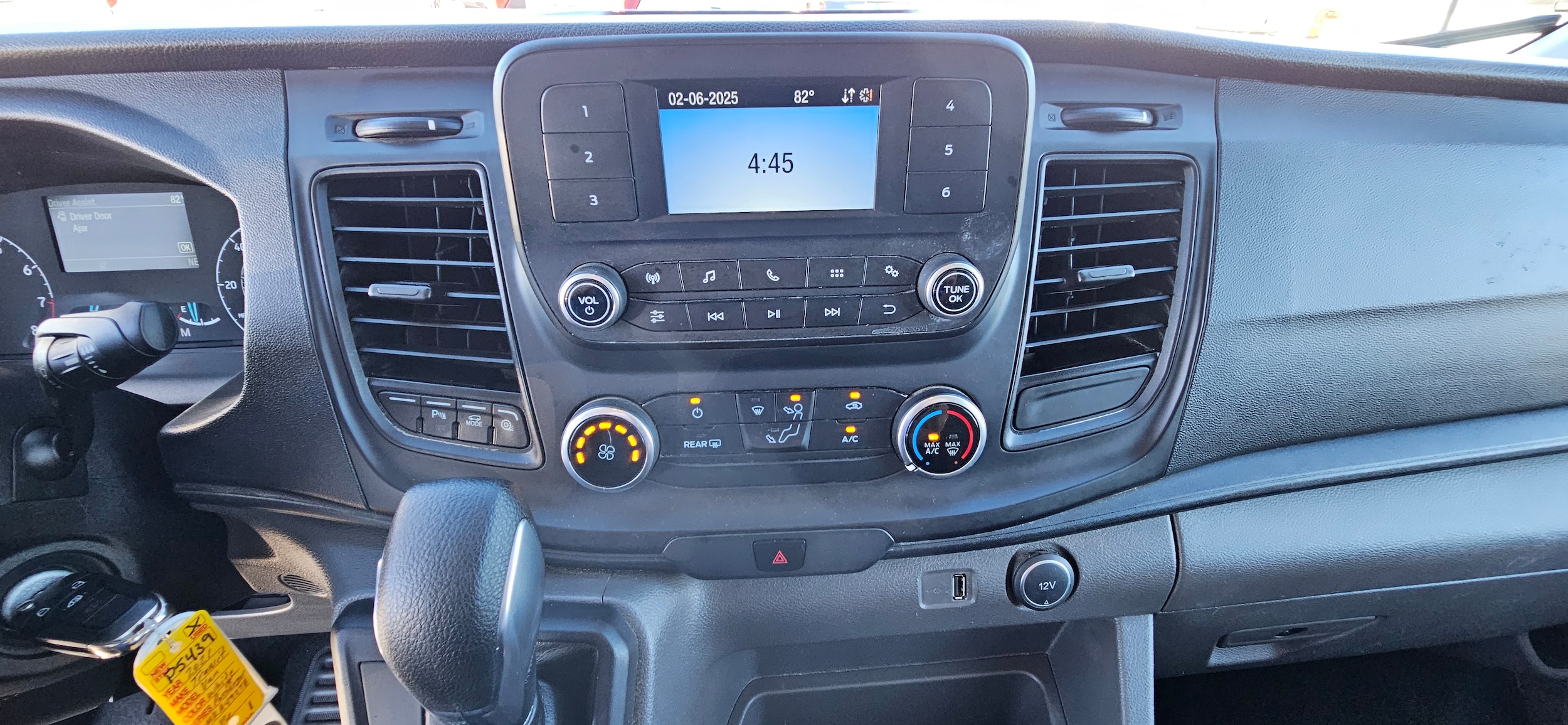 2021 Ford Transit Passenger Van XLT - Photo 12