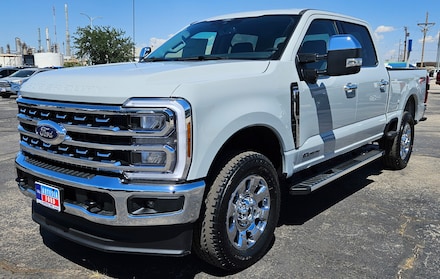 2025 Ford Super Duty F-250 Lariat TRUCK