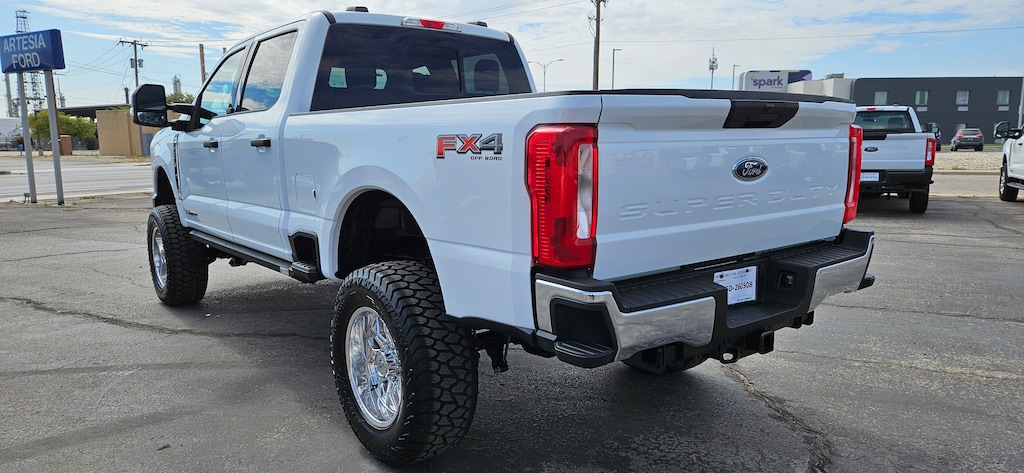 Used 2025 Ford F-250 Super Duty Crew Cab Truck