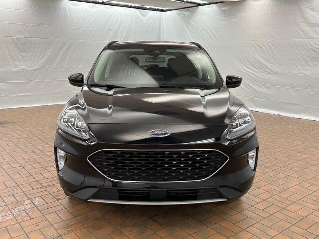 2022 Ford Escape Titanium photo 2