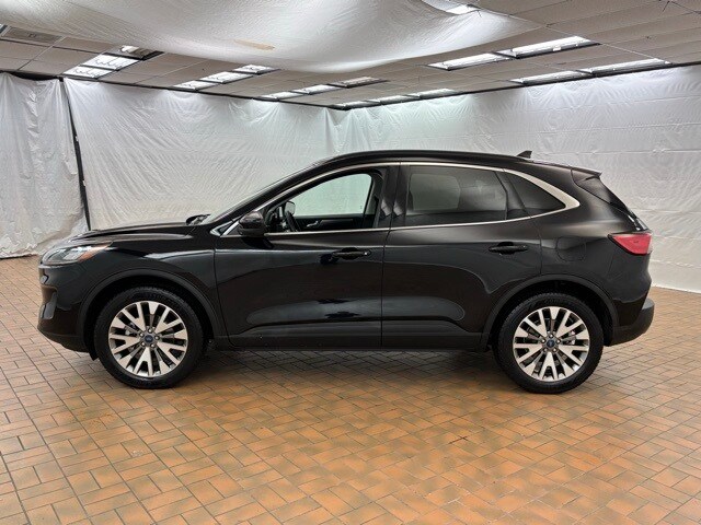 2022 Ford Escape Titanium photo 4