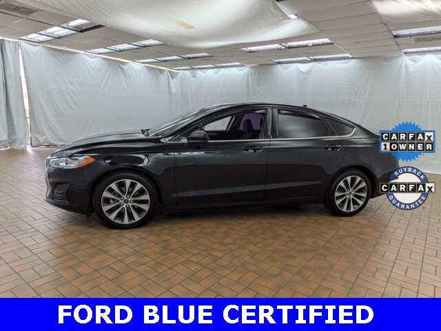 2020 Ford Fusion SE photo 4