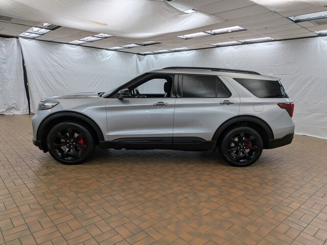 2020 Ford Explorer ST photo 4