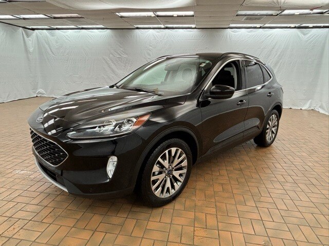 2022 Ford Escape Titanium photo 3