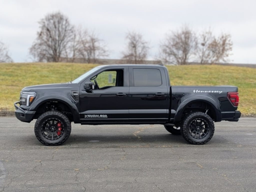 New 2025 Ford F-150 Lariat TRUCK