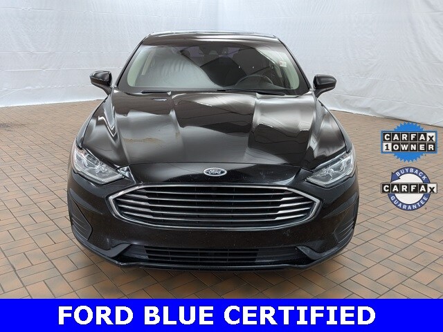 2020 Ford Fusion SE photo 2