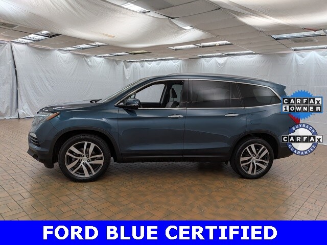 2017 Honda Pilot Touring photo 4