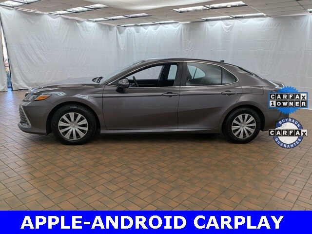 2022 Toyota Camry Hybrid LE photo 4