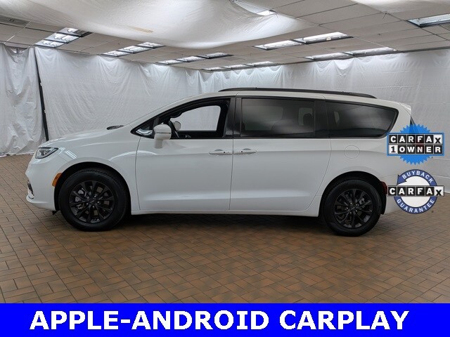 2022 Chrysler Pacifica Touring L photo 4