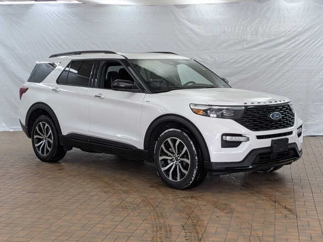 2022 Ford Explorer ST-LINE's photo