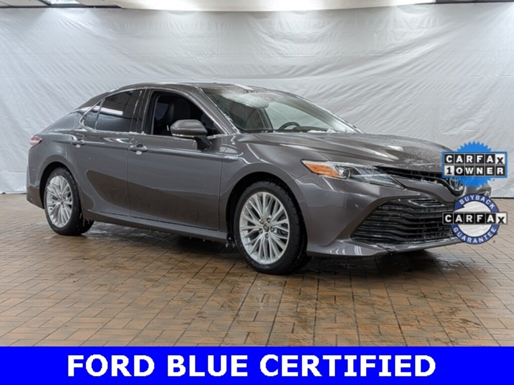 Used 2018 Toyota Camry Hybrid XLE Sedan