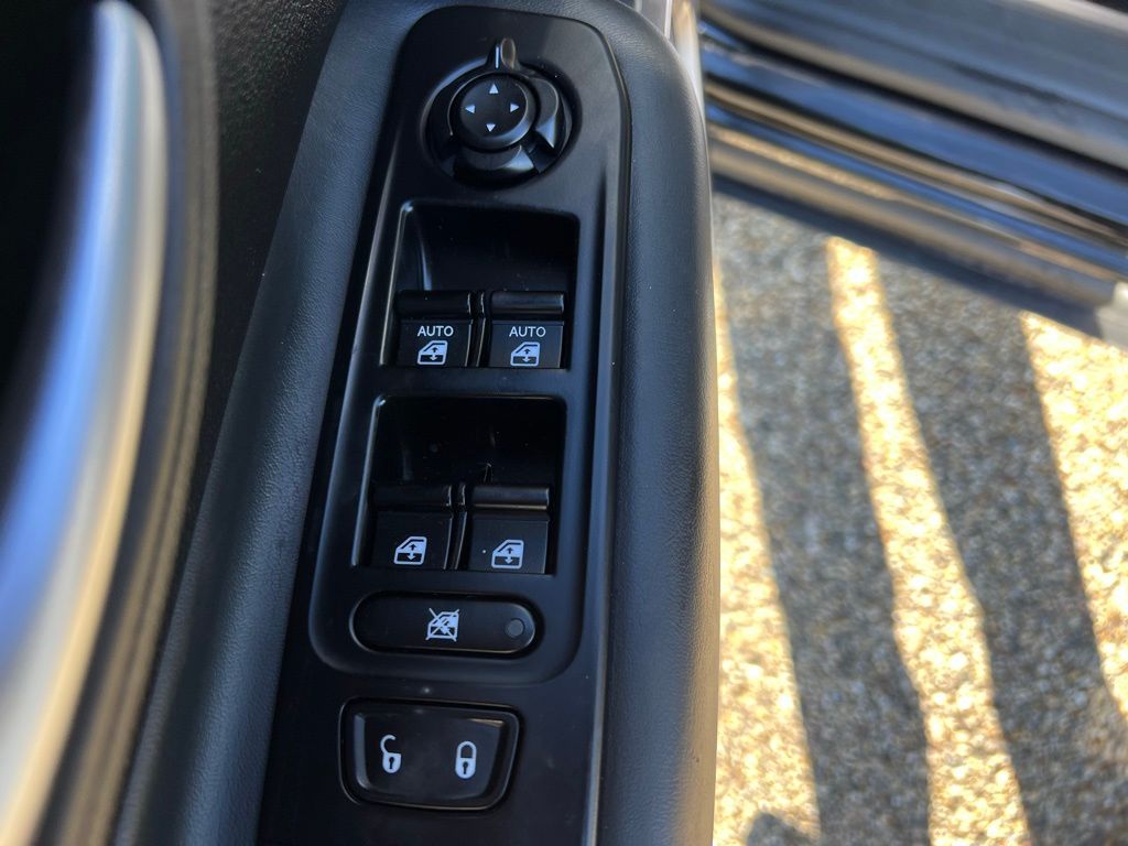 2022 Jeep Renegade Latitude - Photo 24
