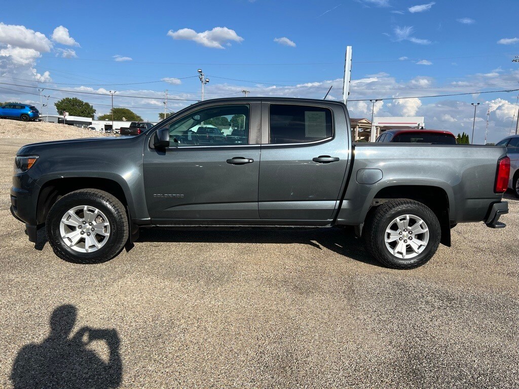 2017 Chevrolet Colorado LT photo 2