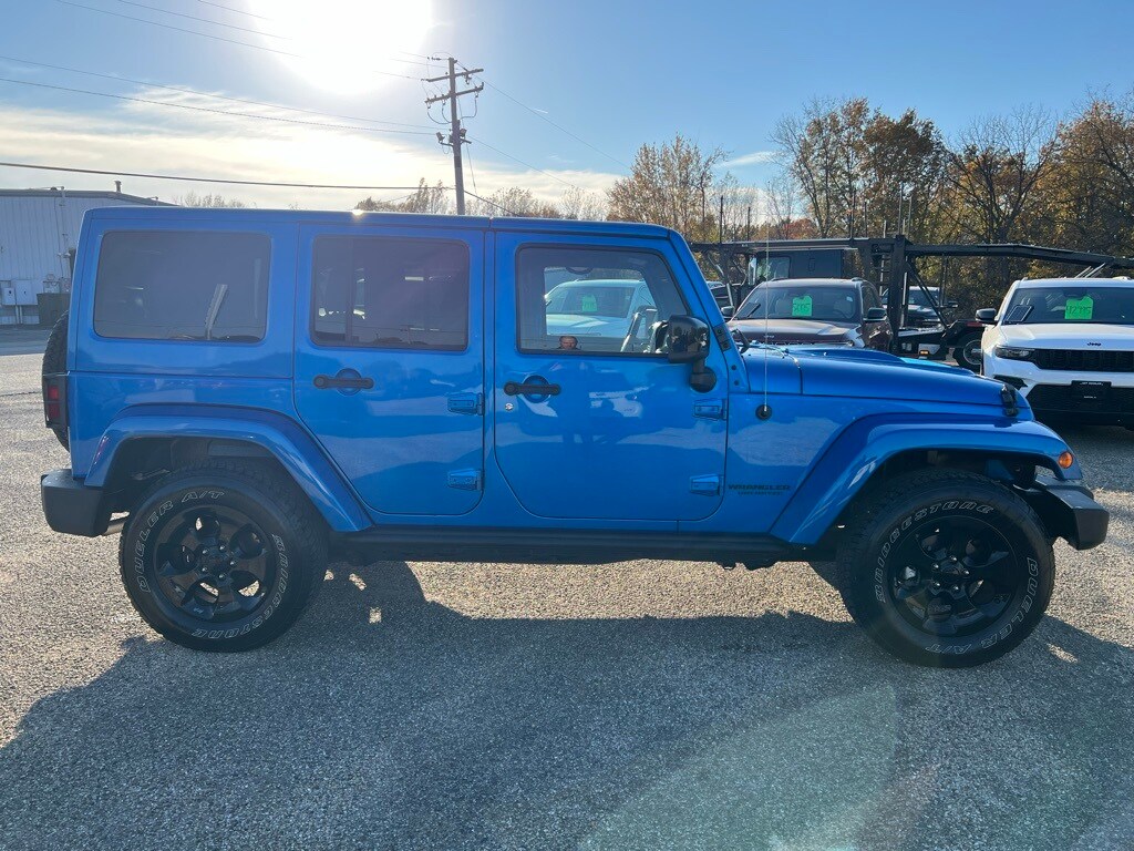 2015 Jeep Wrangler Unlimited Sahara Altitude photo 4