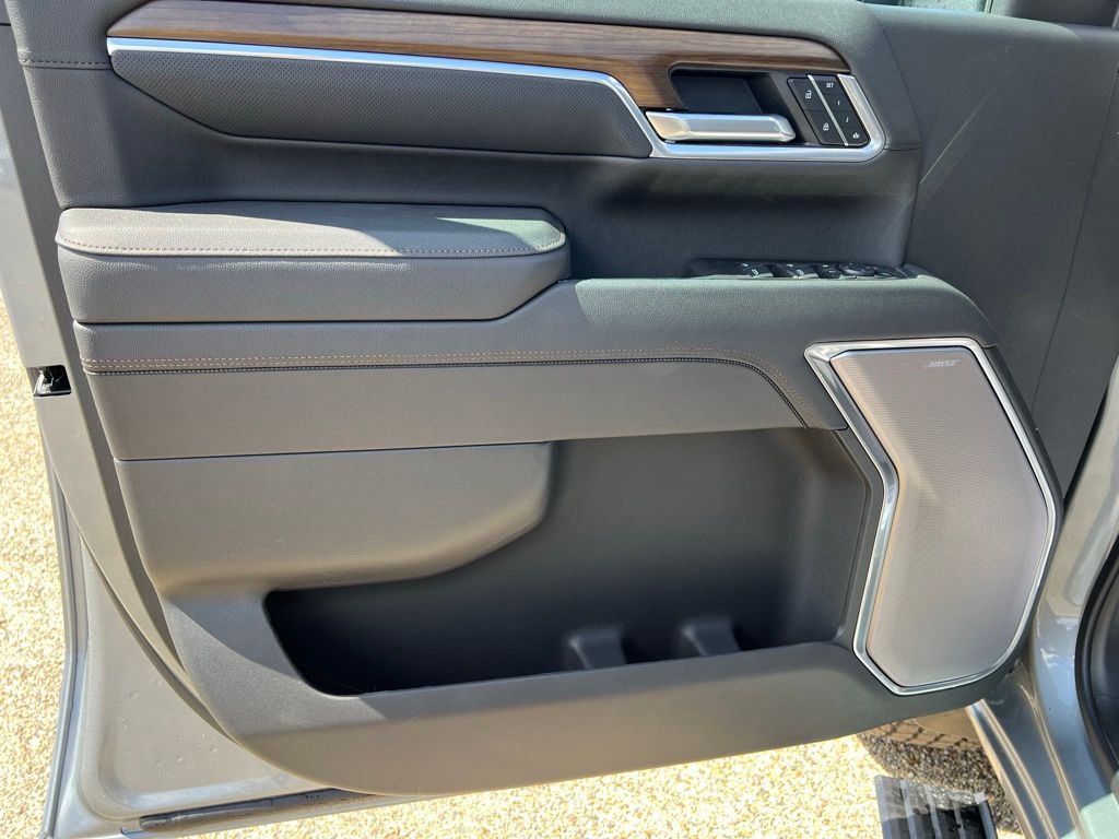2025 Chevrolet Silverado 2500HD High Country - Photo 29