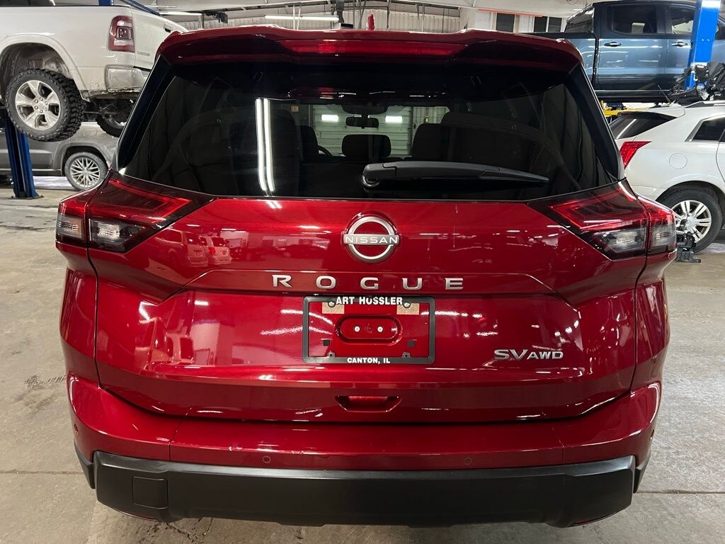 Used 2024 Nissan Rogue SV SUV