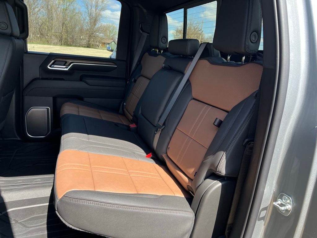 2025 Chevrolet Silverado 2500HD High Country - Photo 25