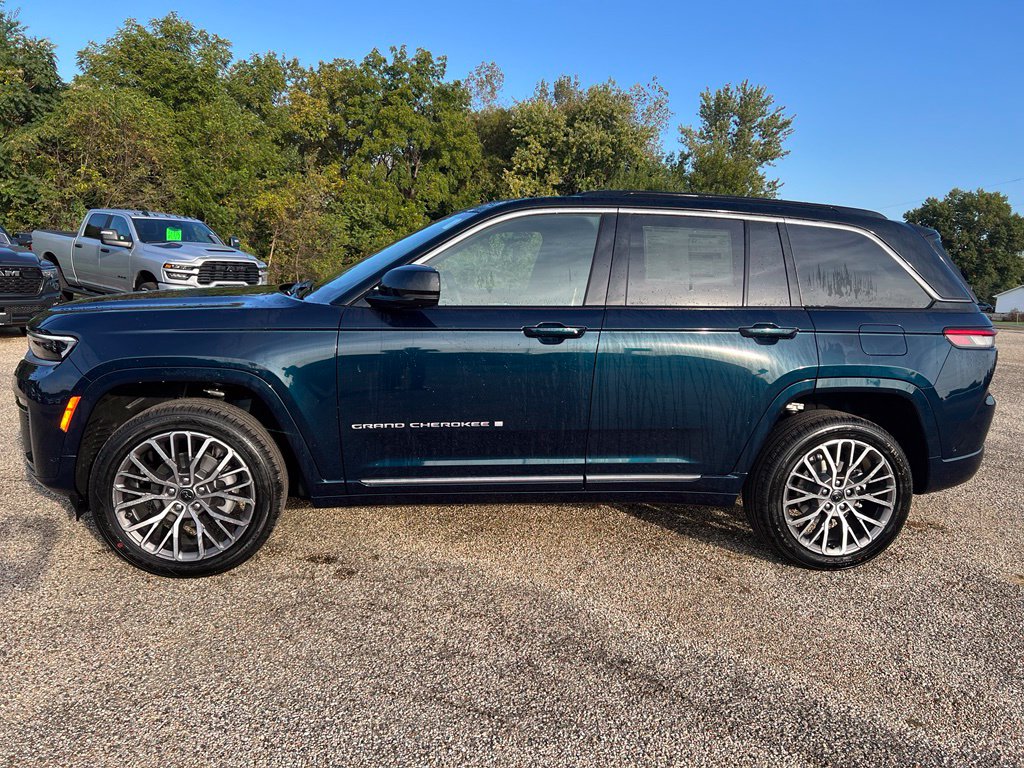 New 2027 Jeep Grand Cherokee 2 Row Sport Utility