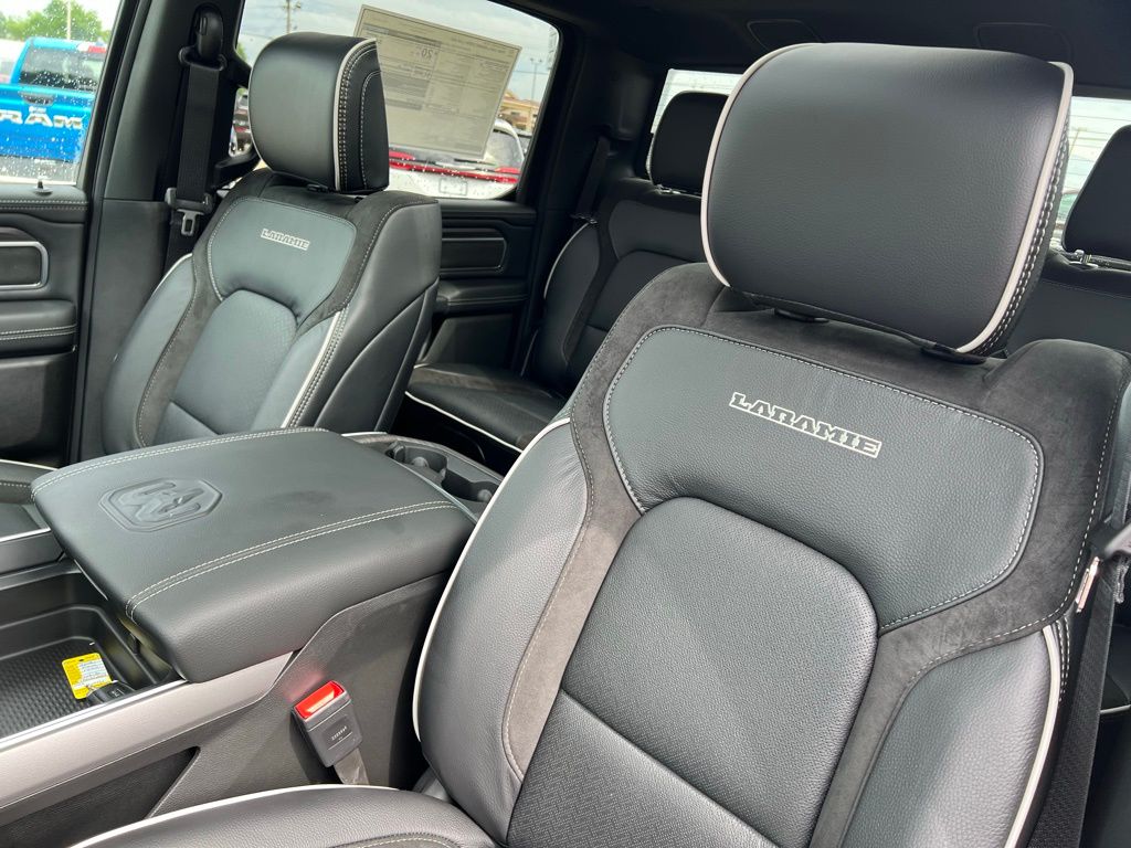 2026 RAM 1500 Laramie - Photo 36