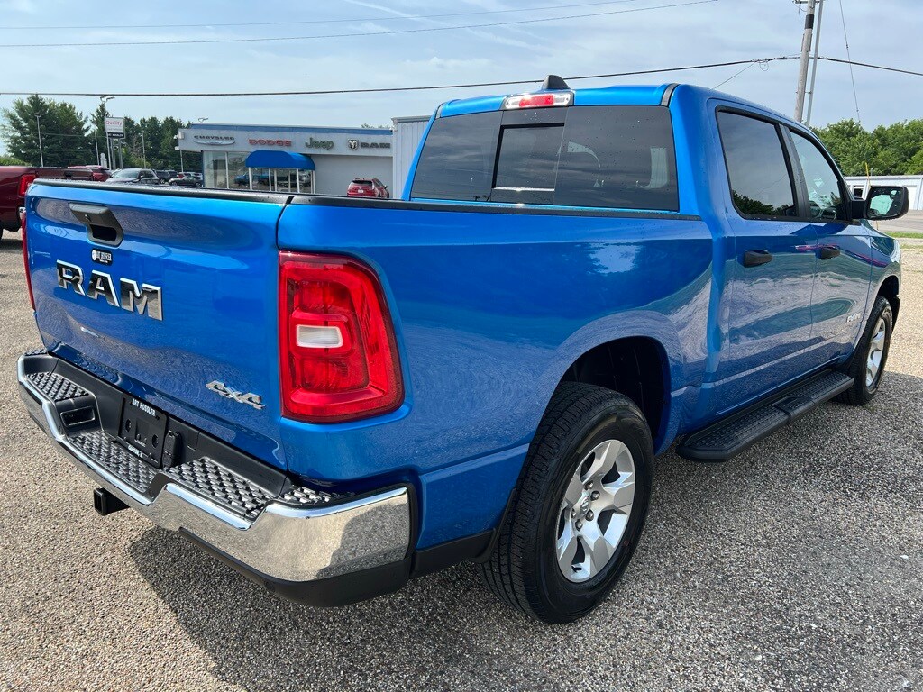 2025 Ram 1500 Tradesman photo 3