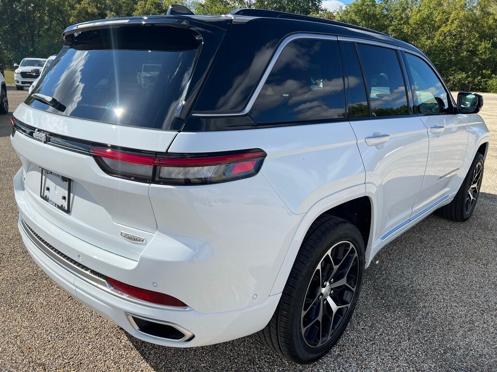 2025 Jeep Grand Cherokee Summit Reserve photo 3