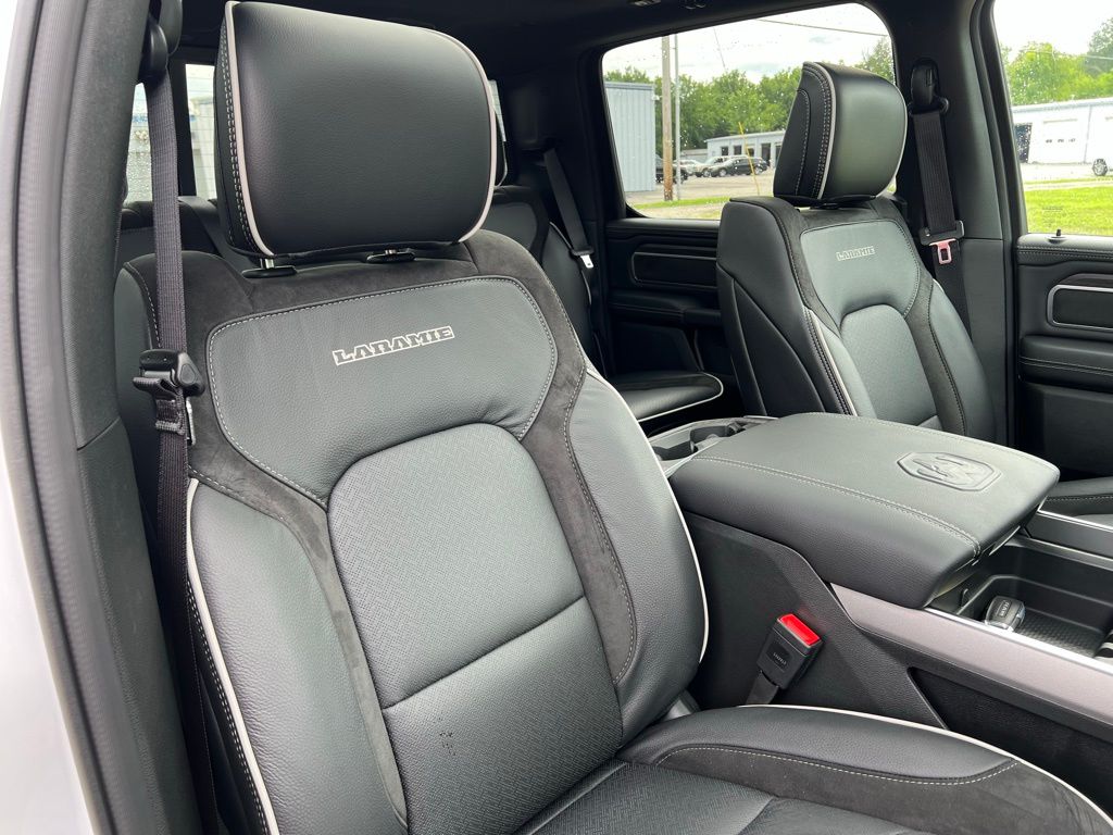 2026 RAM 1500 Laramie - Photo 10