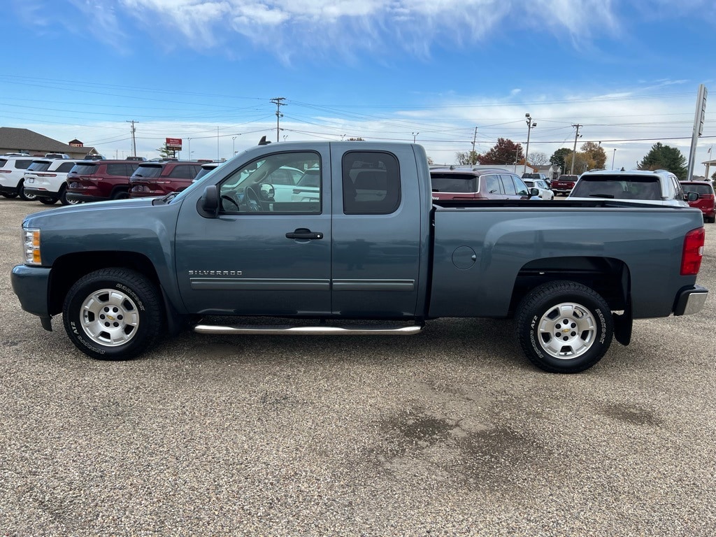 Used 2011 Chevrolet Silverado 1500 LT with VIN 1GCRCSE09BZ231271 for sale in Canton, IL