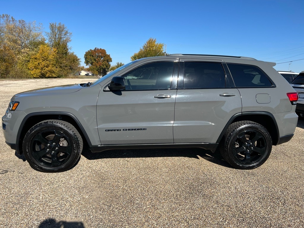 Used 2020 Jeep Grand Cherokee Laredo SUV