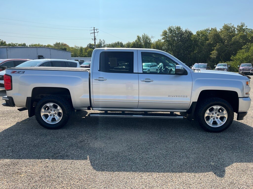 2018 Chevrolet Silverado 1500 LT photo 4