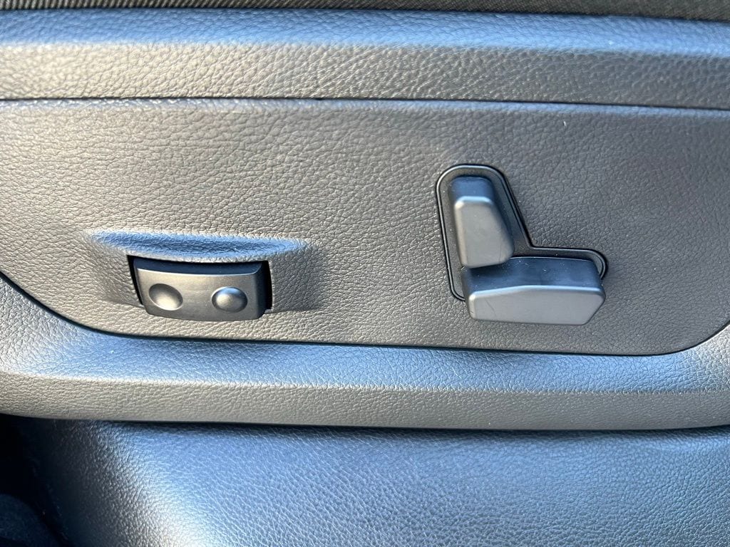 2026 RAM 2500 Laramie - Photo 9