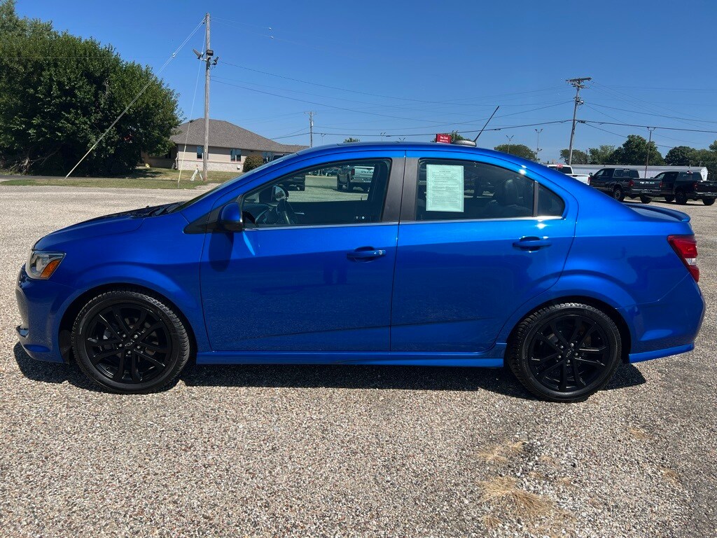 2020 Chevrolet Sonic Premier photo 2
