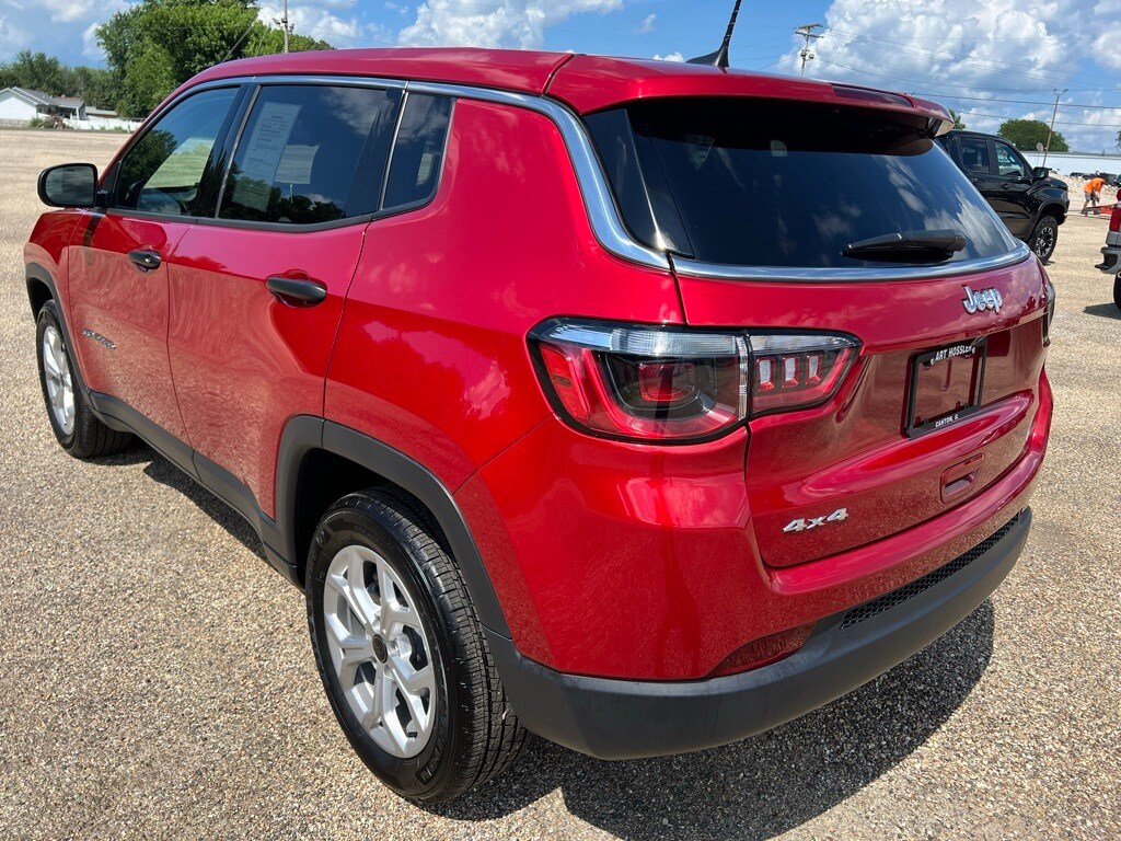 2025 Jeep Compass Sport photo 3
